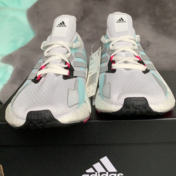 ADIDAS RUNNING SHOES WMNS - Picture 13 of 16